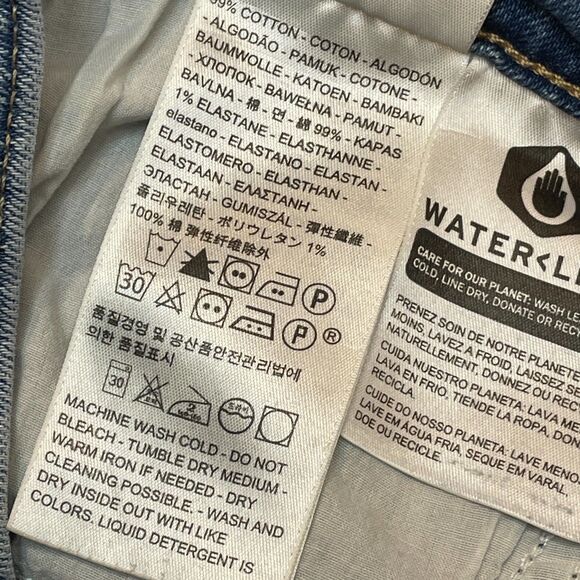 ~ Levi's Premium 721 High Rise Skinny sz 28 Cut-Off Jean Shorts Light/Med Wash - Picture 13 of 15